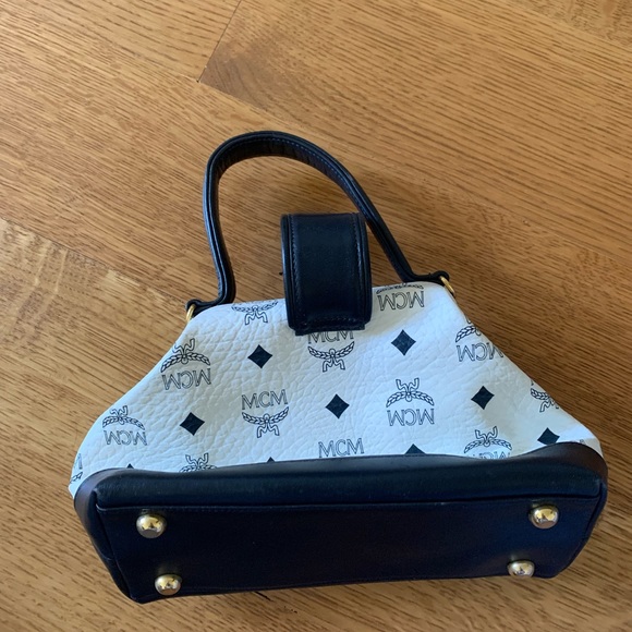 MCM handbag purse - Picture 2 of 3